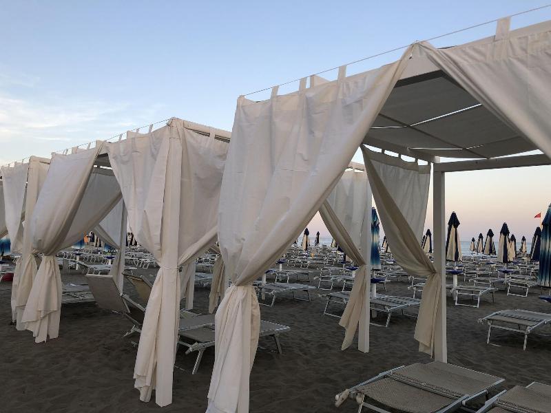 Hotel Mediterraneo Lido di Latina Buitenkant foto