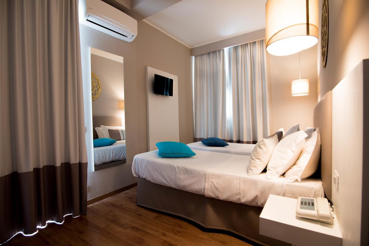 Hotel Mediterraneo Lido di Latina Buitenkant foto